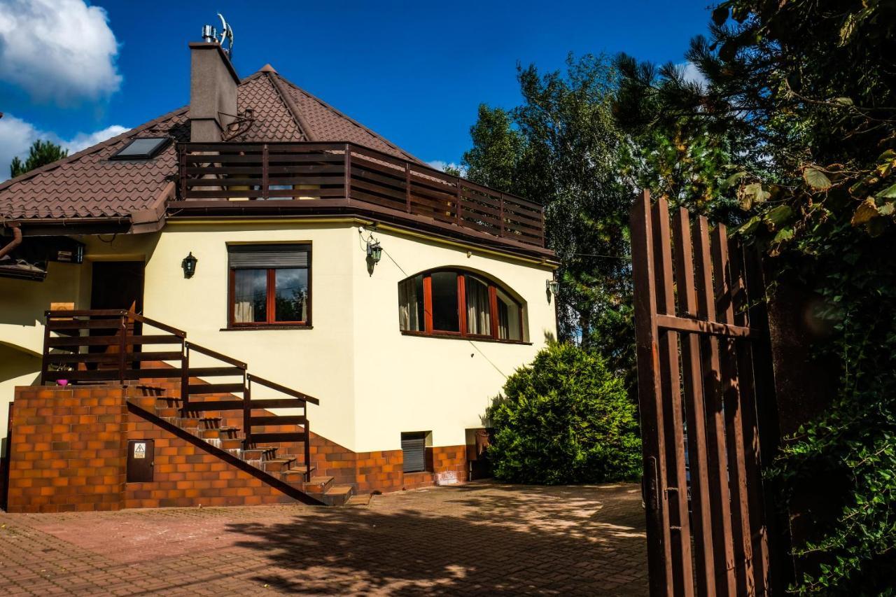 Villa 37B Bed And Breakfast Варшава Екстериор снимка