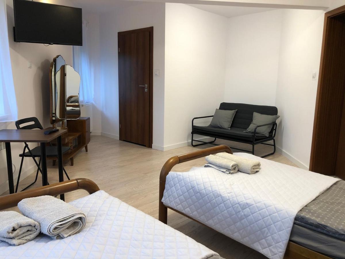 Villa 37B Bed And Breakfast Варшава Екстериор снимка
