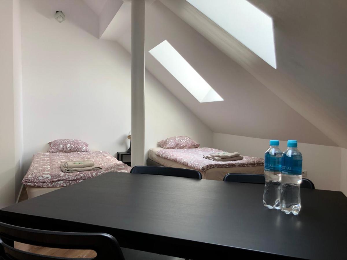 Villa 37B Bed And Breakfast Варшава Екстериор снимка